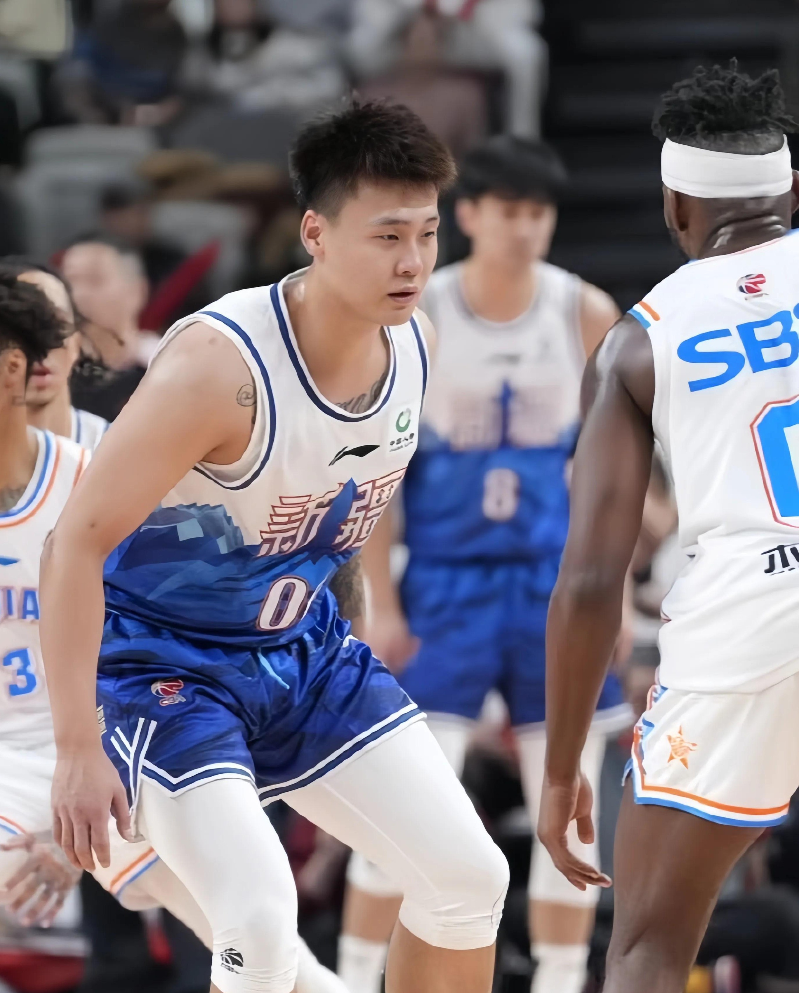 中欧体育下载 -CBA季后赛窗口期走向成谜，广州队完成体检，话题不断，年轻球员得到机会 