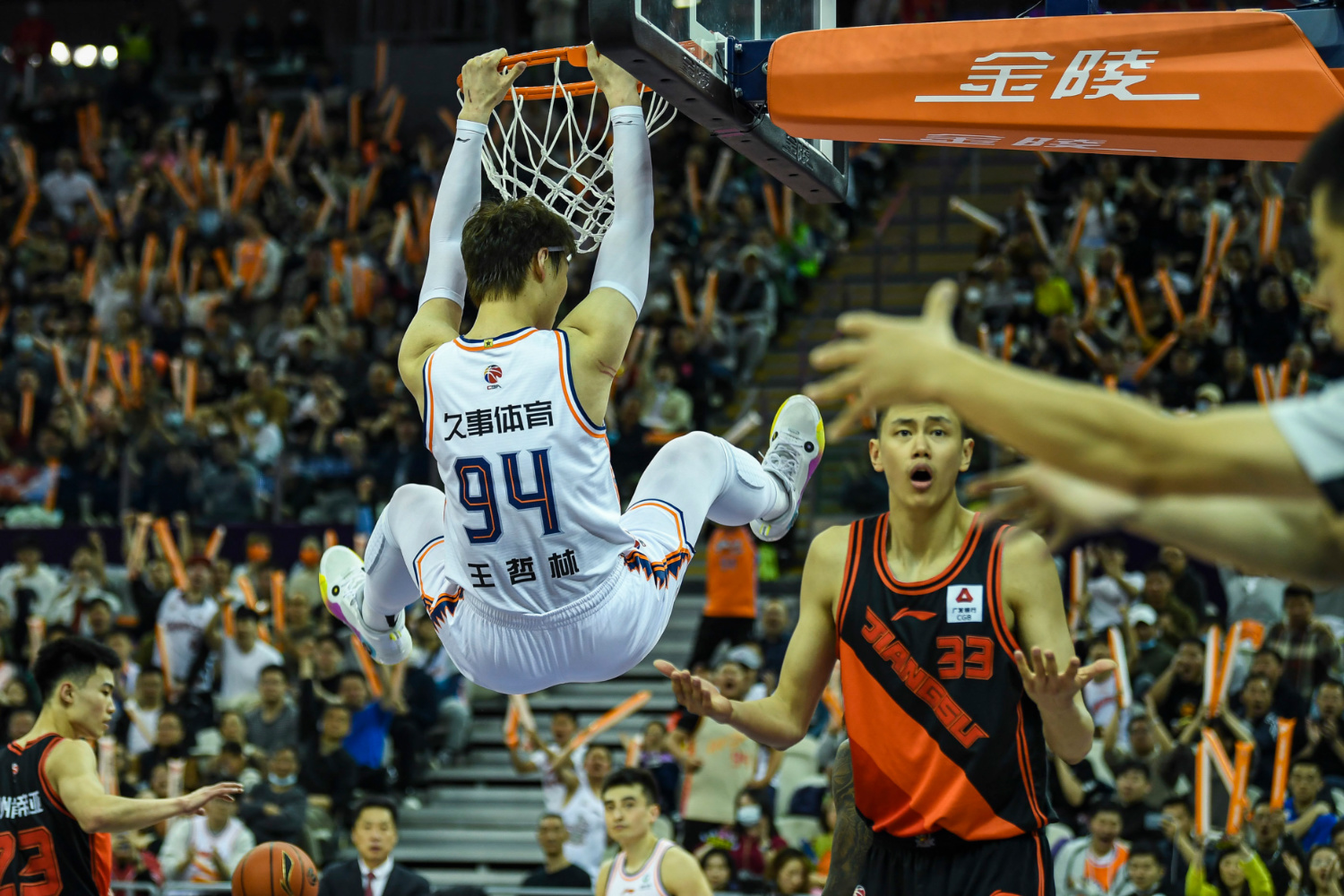 zoty.com -深圳男篮加时末段手感冰凉，志在德甲名次提升，压力陡增，阵容厚度经受考验 