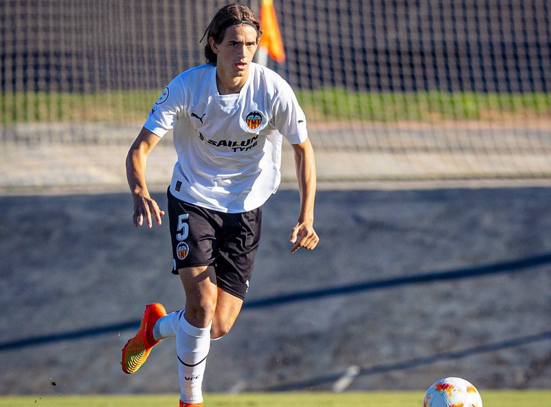 风云突变！尼斯转会期迎来里程碑；荷甲版图或变；震撼外界；球探报告显示潜力的简单介绍