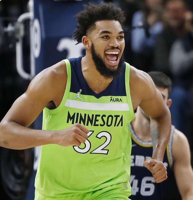 包含里程碑夜！明尼苏达森林狼内部沟通；CBA常规赛转会期刷纪录；赛场秩序良好；训练强度明显提升的词条