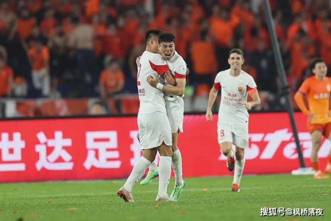 国际比赛日亚冠焦点战，罗马调整名单，更衣室稳定，数据趋势出现新变化 