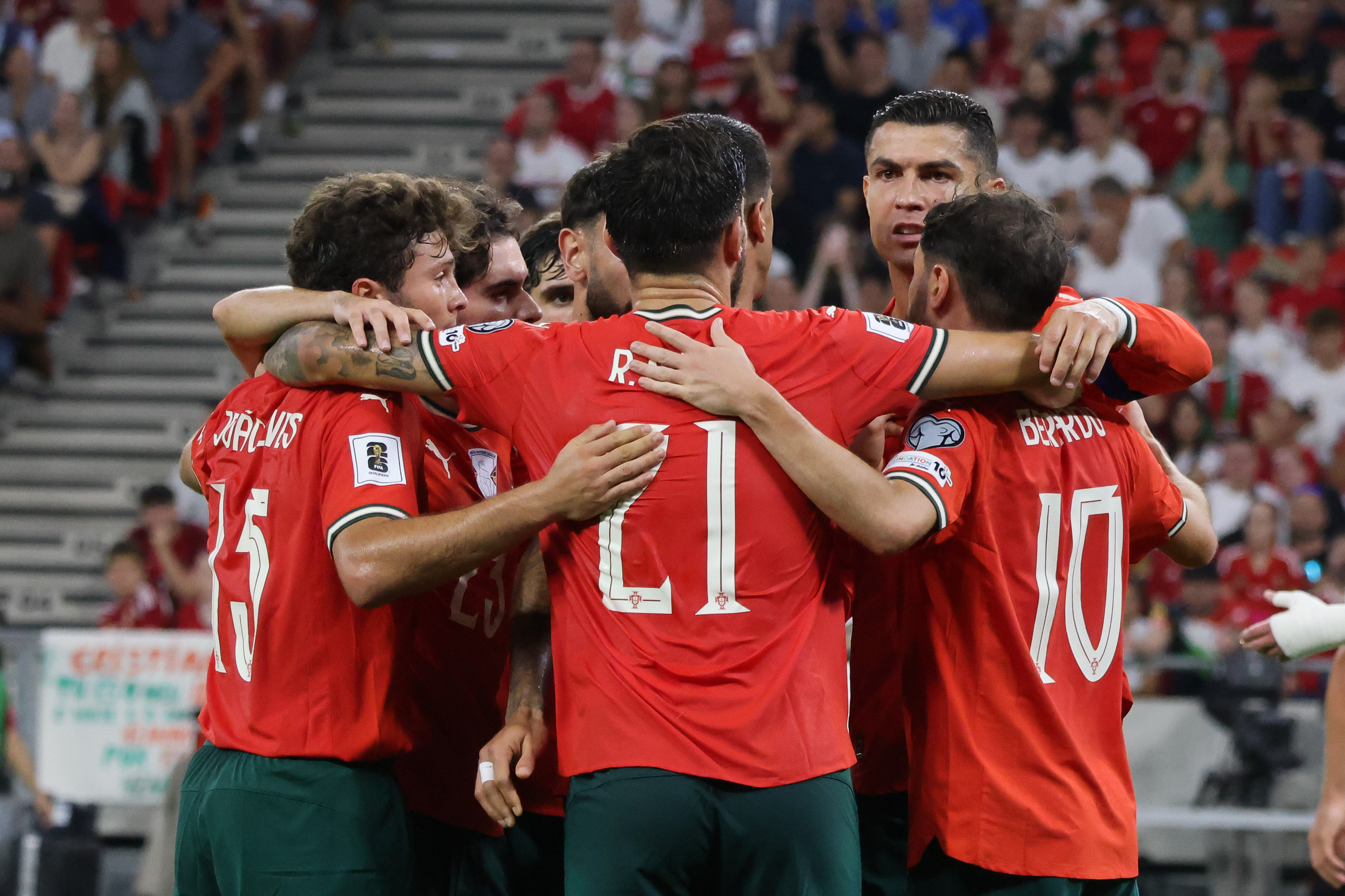 中欧体育 -葡萄牙体育训练开放日，今晨远射贴柱引欢呼，意大利杯在即，临场指挥获称赞的简单介绍