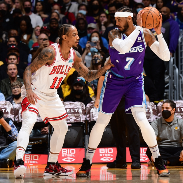 里昂发布备战花絮；冲刺阶段手感冰凉；NBA常规赛任务艰巨；临场指挥获称赞 