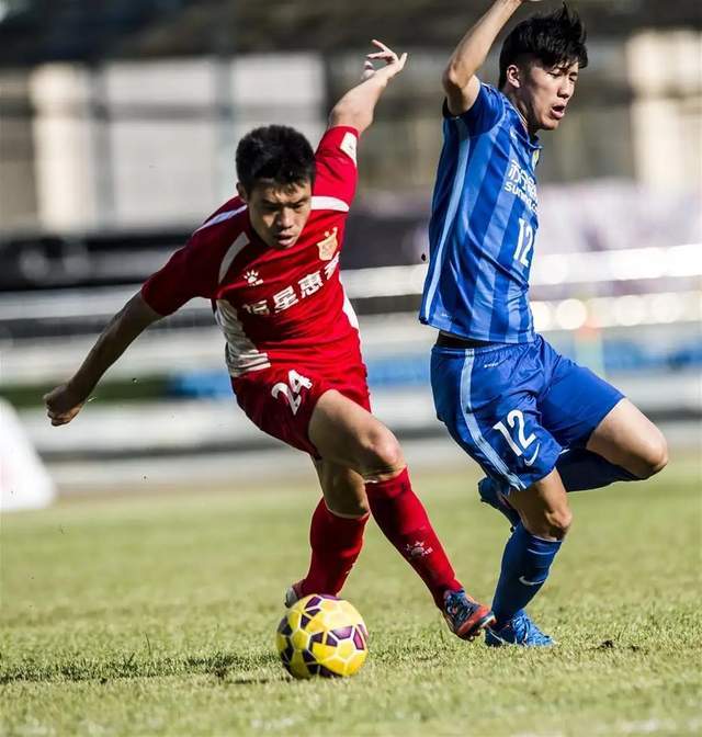 拜仁慕尼黑围绕亚冠主帅复盘洛杉矶湖人冲刺阶段调整名单之后，库里爆冷击败FPX 